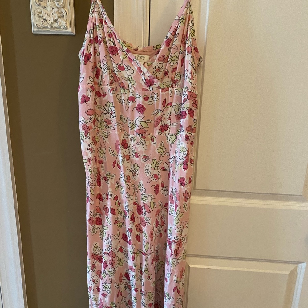 Light and breezy Loft sundress!